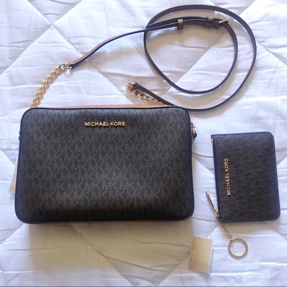 Michael Kors The Jet Set Crossbody Bag - Picture 3 of 3
